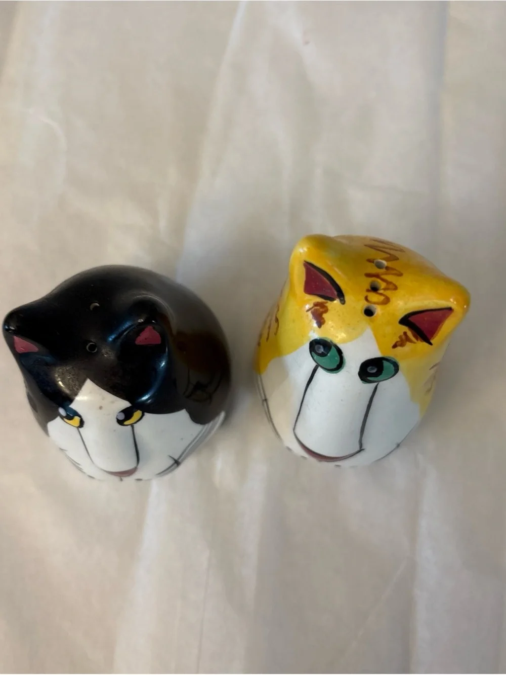 Vintage Chicks salt and Pepper Shakers